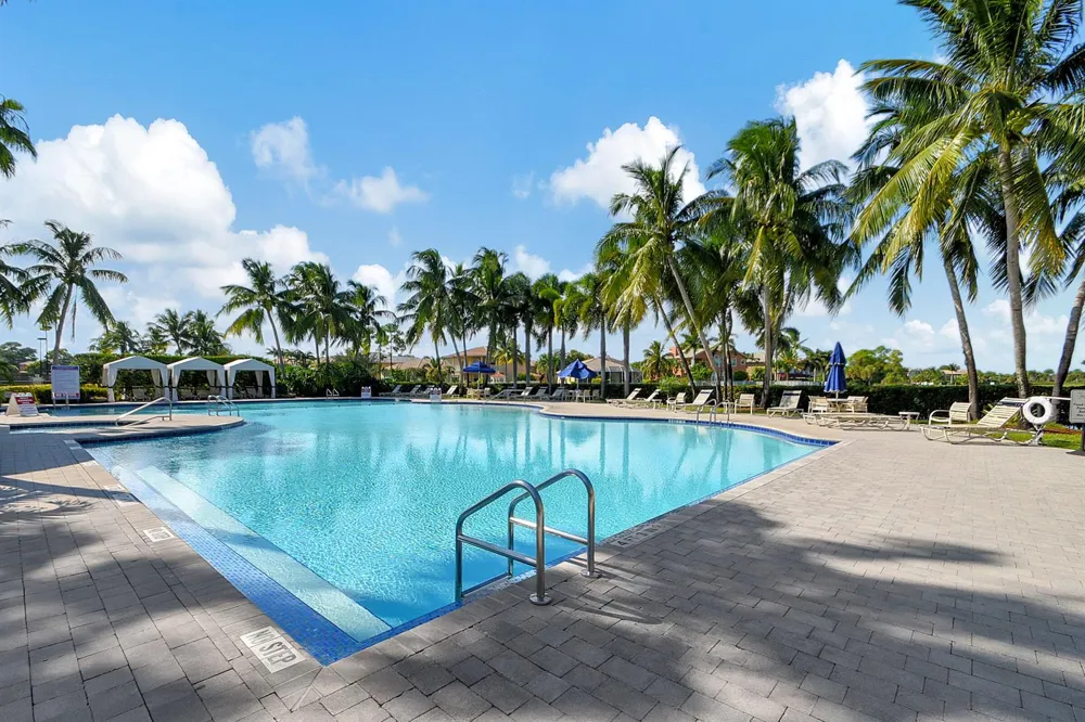 2279 Ridgewood Circle Royal Palm Beach, FL 33411