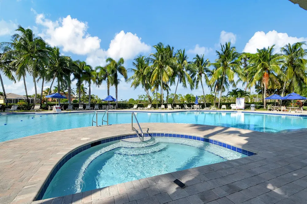 2279 Ridgewood Circle Royal Palm Beach, FL 33411