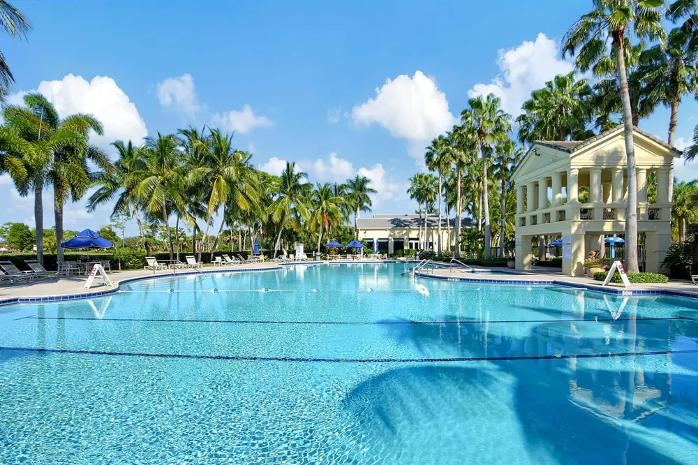 2279 Ridgewood Circle Royal Palm Beach, FL 33411