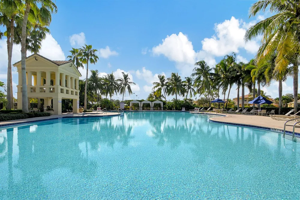 2279 Ridgewood Circle Royal Palm Beach, FL 33411