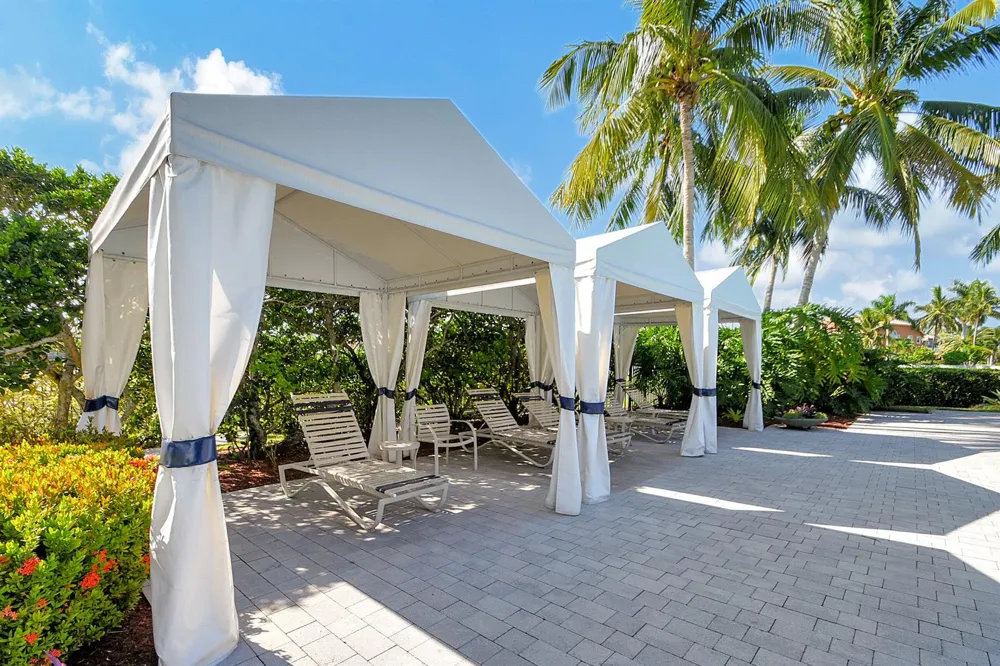 2279 Ridgewood Circle Royal Palm Beach, FL 33411