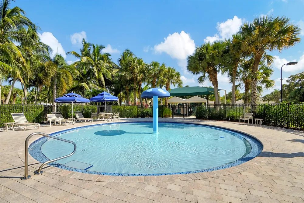 2279 Ridgewood Circle Royal Palm Beach, FL 33411