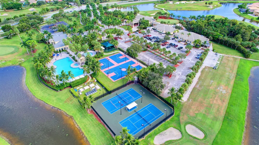 2279 Ridgewood Circle Royal Palm Beach, FL 33411