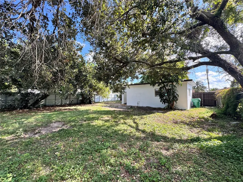 2381 NW 153rd St Miami Gardens, FL 33054