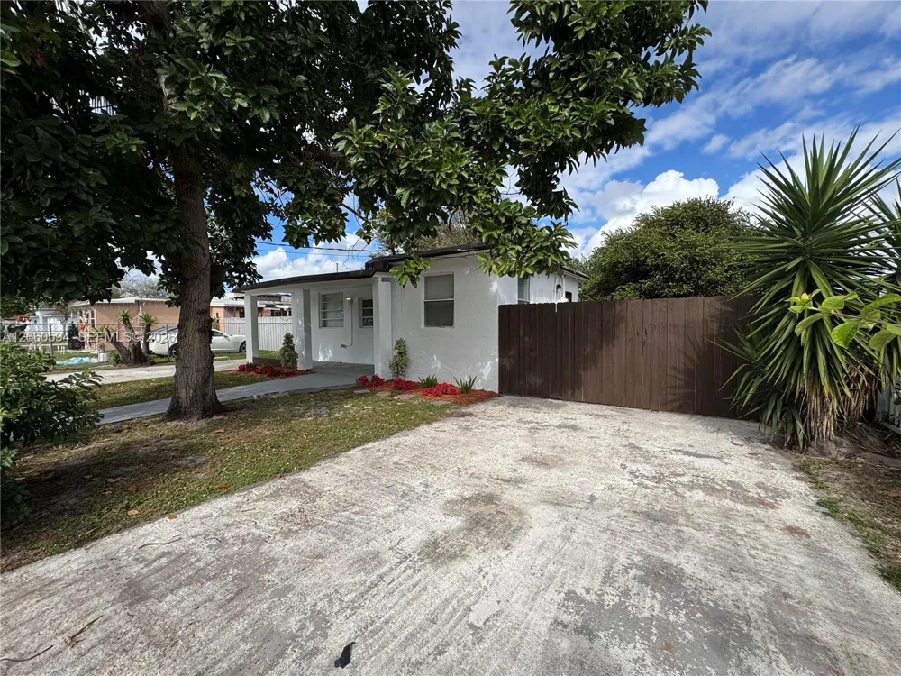 2381 NW 153rd St Miami Gardens, FL 33054