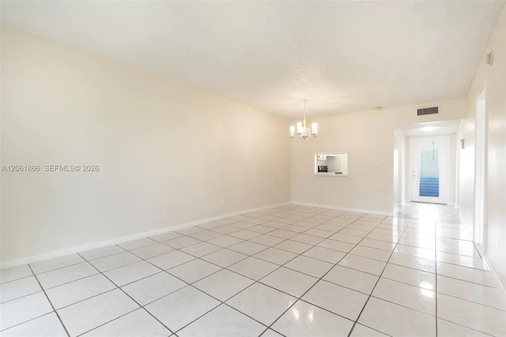 7877 Golf Cir Dr #108 Margate, FL 33063