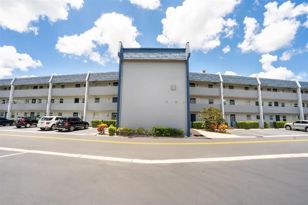 7877 Golf Cir Dr #108 Margate, FL 33063