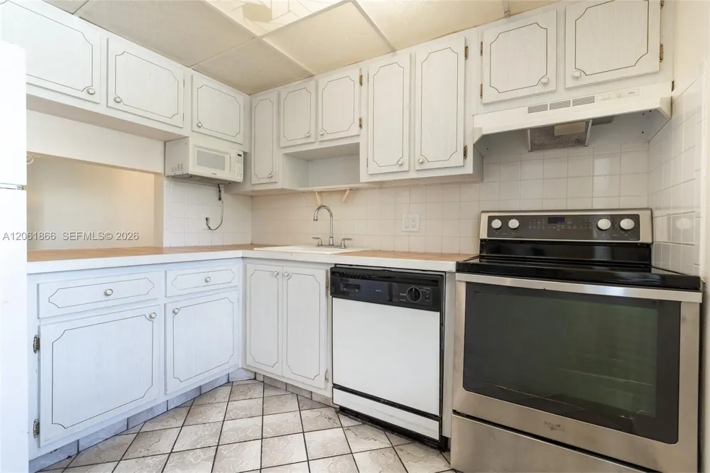 7877 Golf Cir Dr #108 Margate, FL 33063