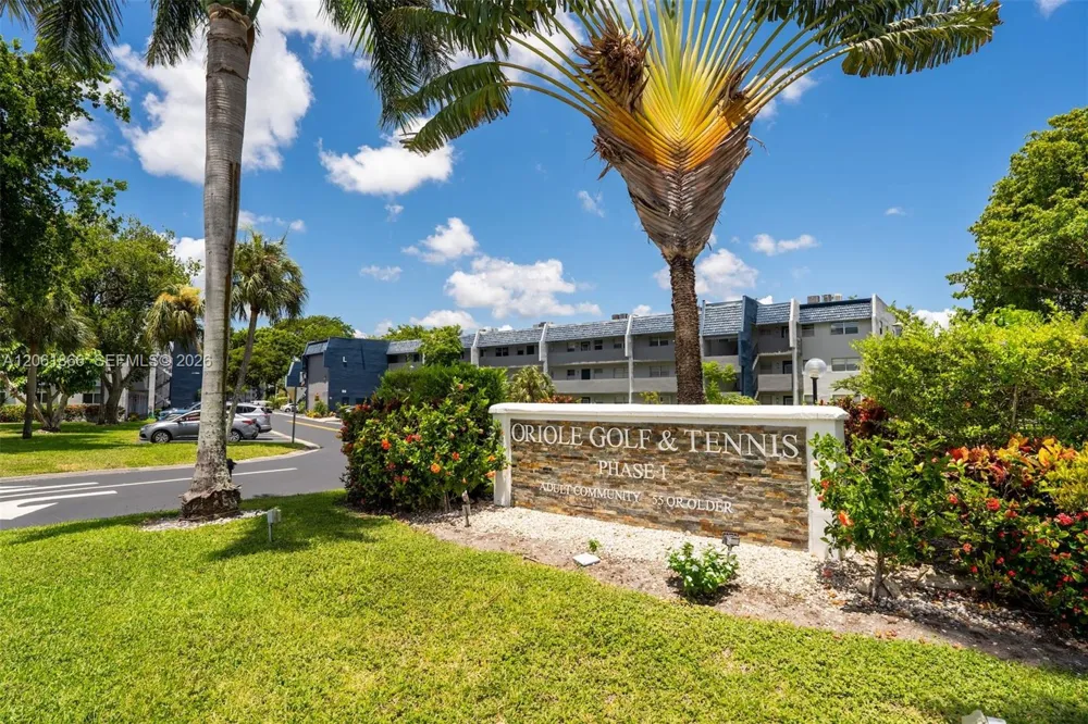 7877 Golf Cir Dr #108 Margate, FL 33063