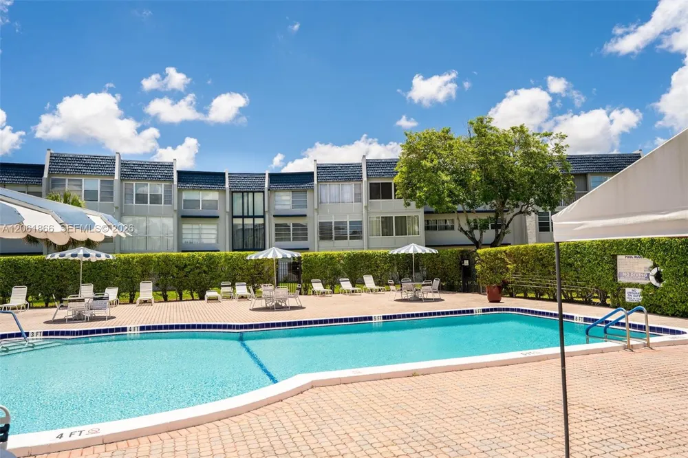 7877 Golf Cir Dr #108 Margate, FL 33063