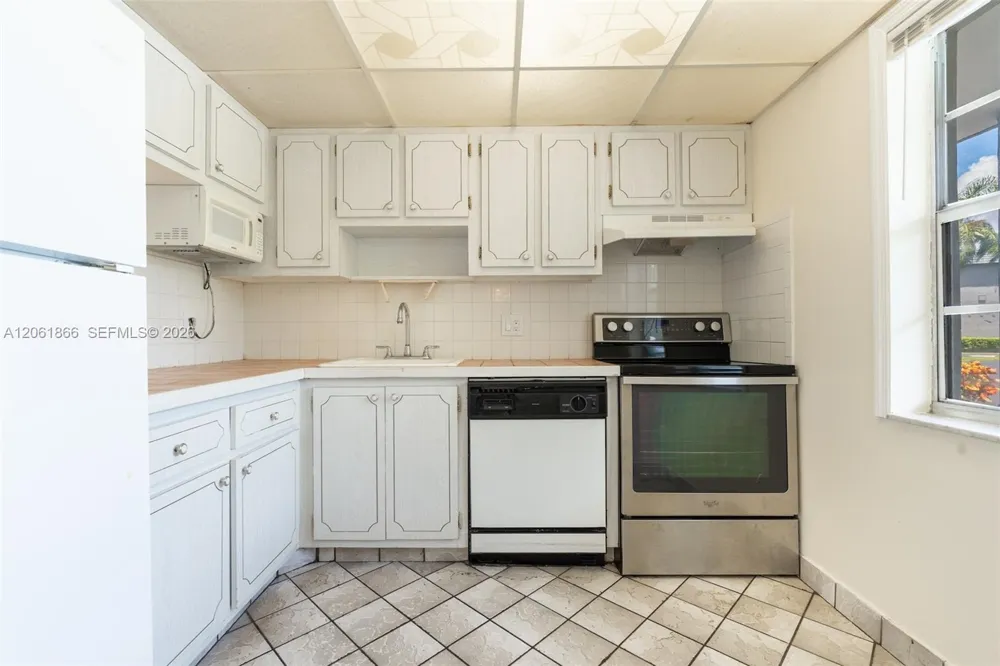 7877 Golf Cir Dr #108 Margate, FL 33063