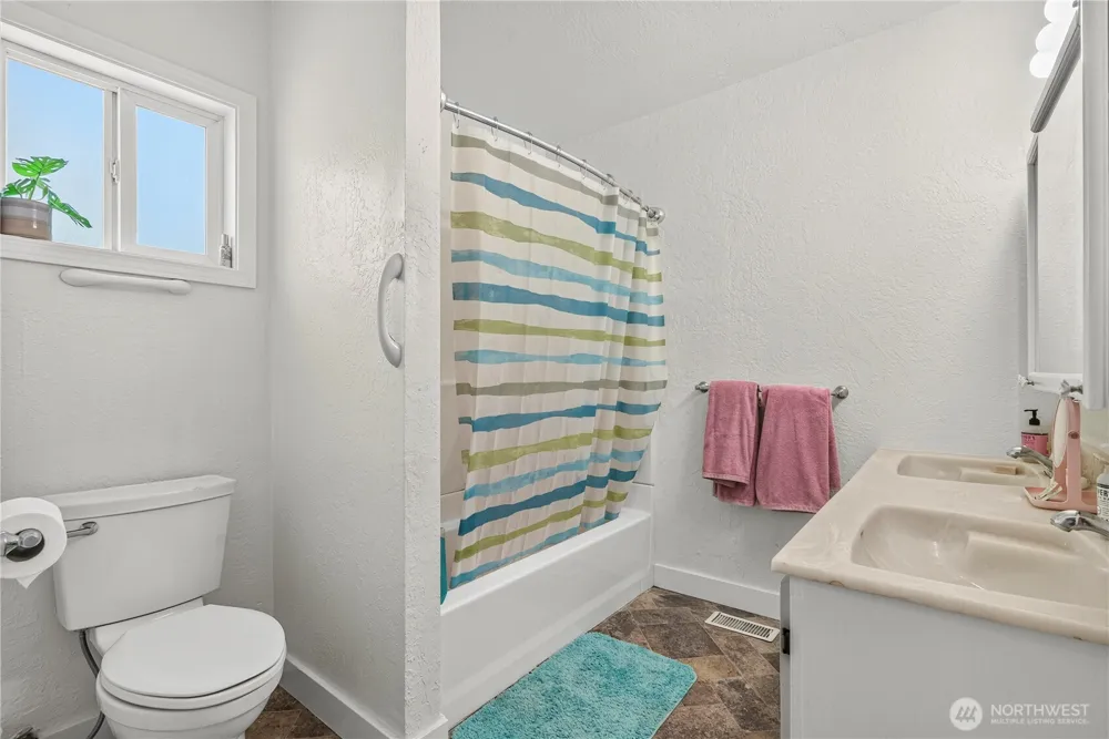 2619 Fir Street Longview, WA 98632
