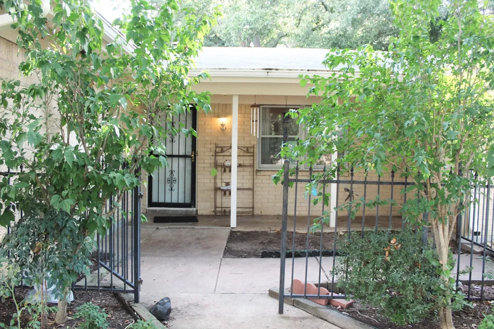 1210 Cozby Street S Benbrook, TX 76126