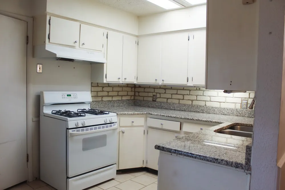 1210 Cozby Street S Benbrook, TX 76126