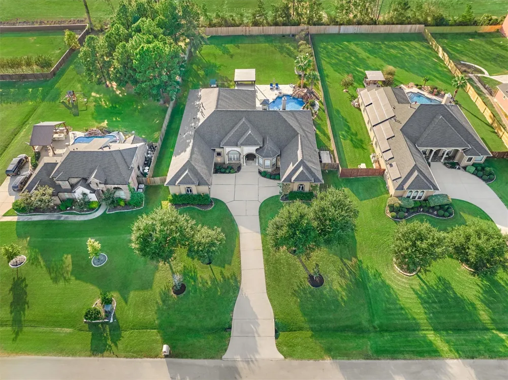 18823 Quiet Water Way Montgomery, TX 77356