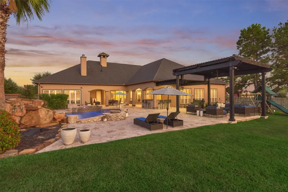18823 Quiet Water Way Montgomery, TX 77356