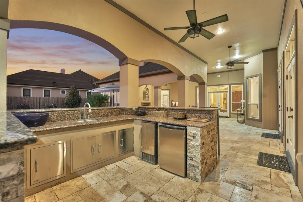 18823 Quiet Water Way Montgomery, TX 77356