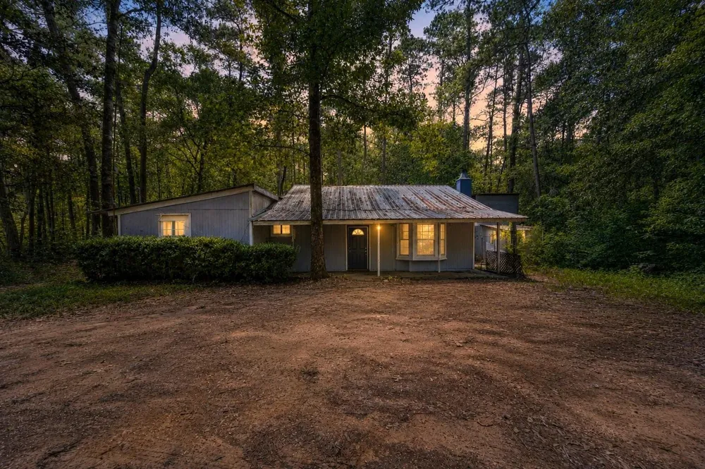 110 National Forest Road Cleveland, TX 77328
