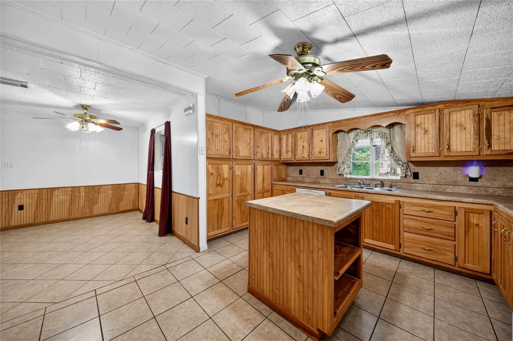 110 National Forest Road Cleveland, TX 77328