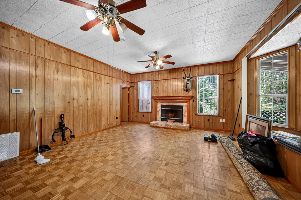 110 National Forest Road Cleveland, TX 77328