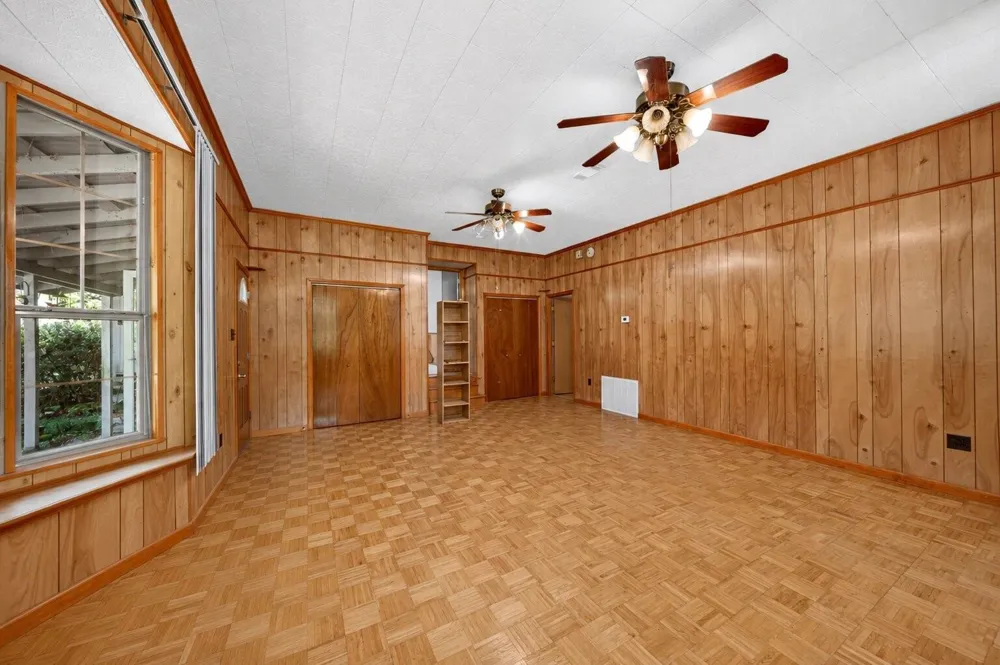 110 National Forest Road Cleveland, TX 77328