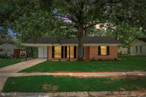 602 Pickwick Place