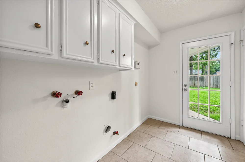 2019 Thousand Pines Drive Kingwood, TX 77339