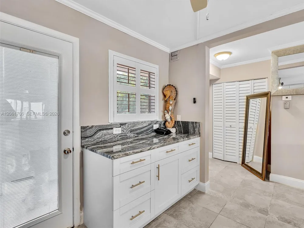 201 SE 11th Ter #303 Dania Beach, FL 33004