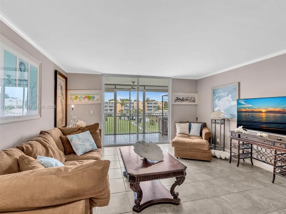201 SE 11th Ter #303 Dania Beach, FL 33004