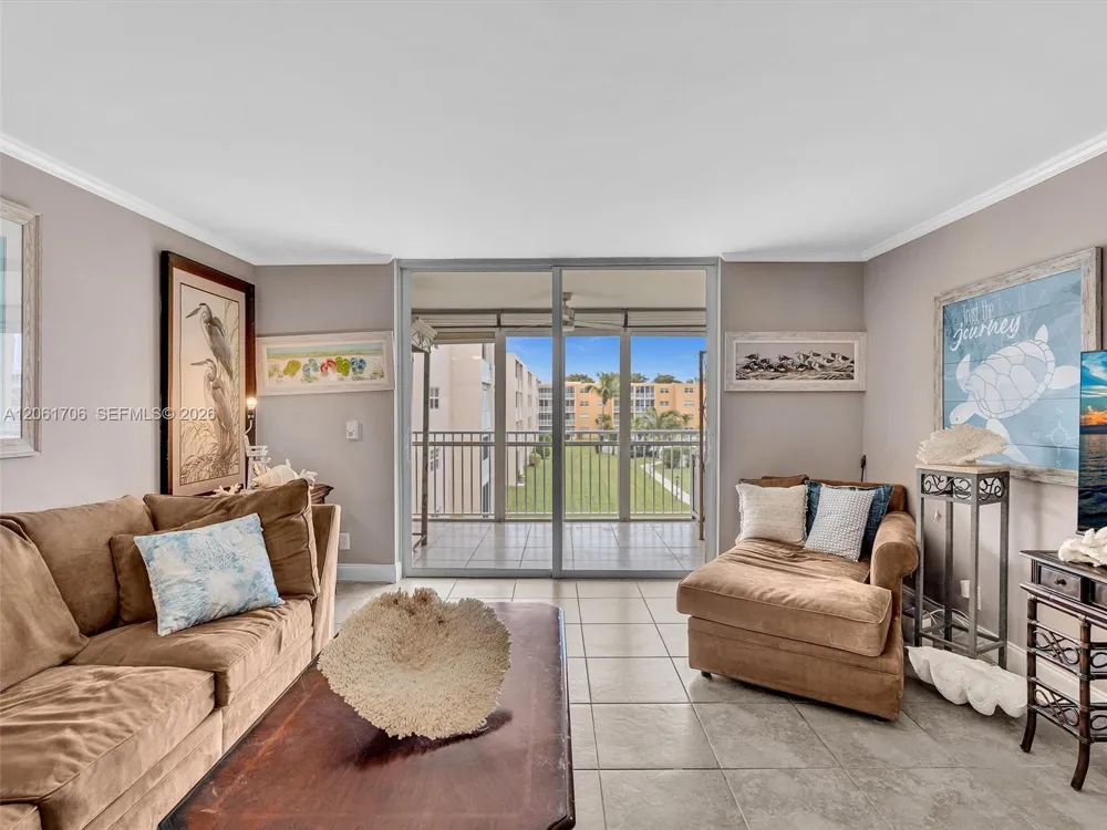 201 SE 11th Ter #303 Dania Beach, FL 33004