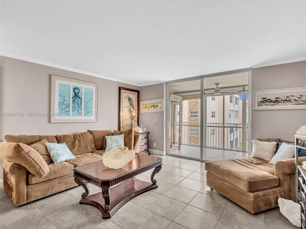 201 SE 11th Ter #303 Dania Beach, FL 33004