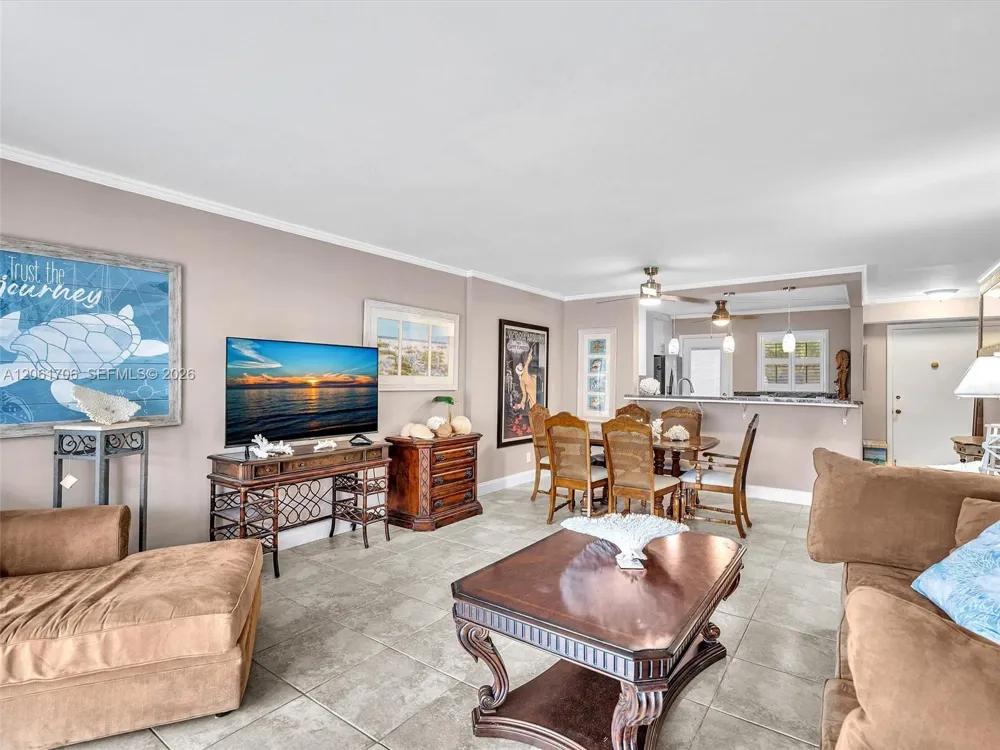 201 SE 11th Ter #303 Dania Beach, FL 33004