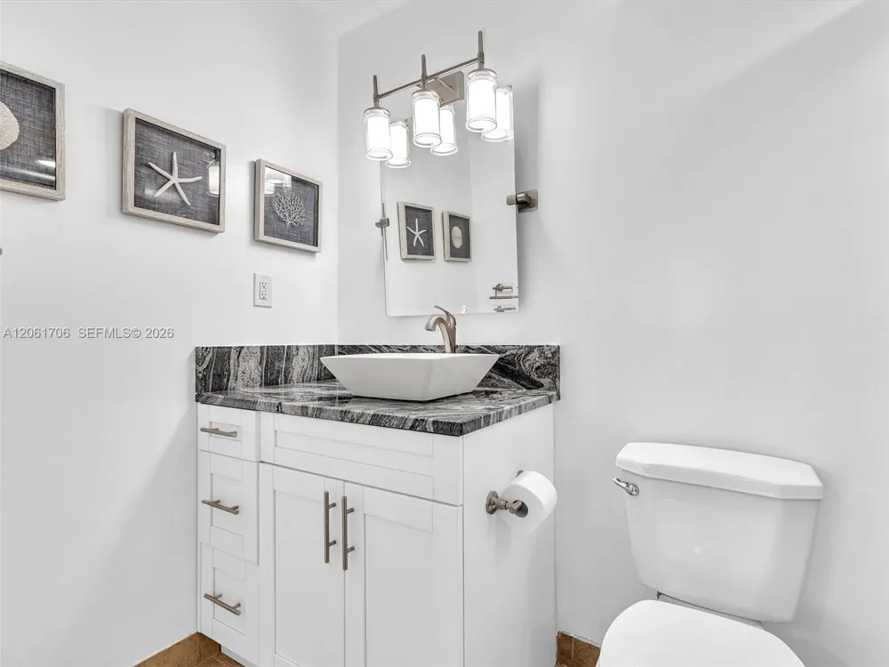 201 SE 11th Ter #303 Dania Beach, FL 33004