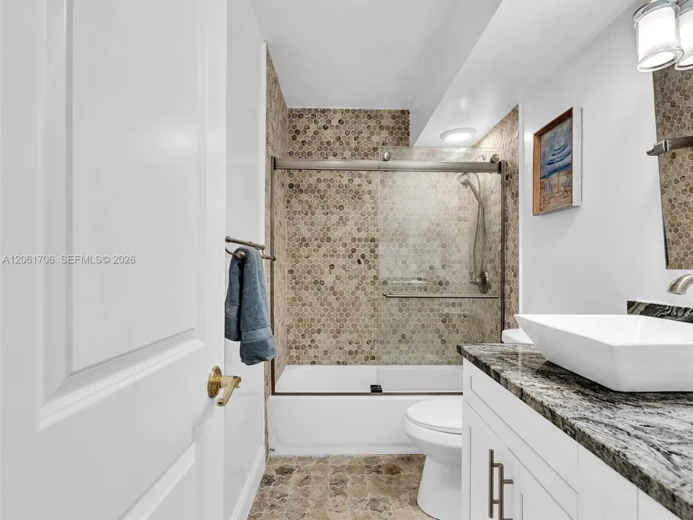 201 SE 11th Ter #303 Dania Beach, FL 33004