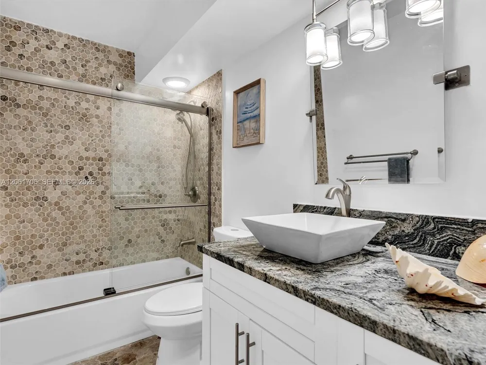 201 SE 11th Ter #303 Dania Beach, FL 33004