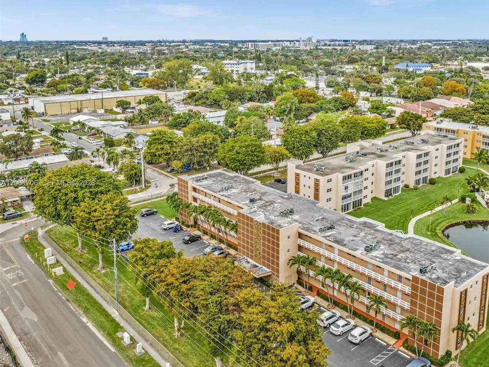 201 SE 11th Ter #303 Dania Beach, FL 33004