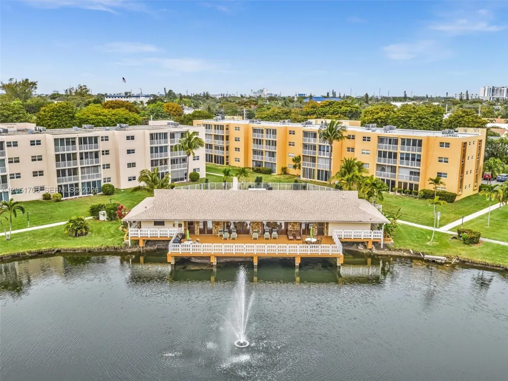 201 SE 11th Ter #303 Dania Beach, FL 33004