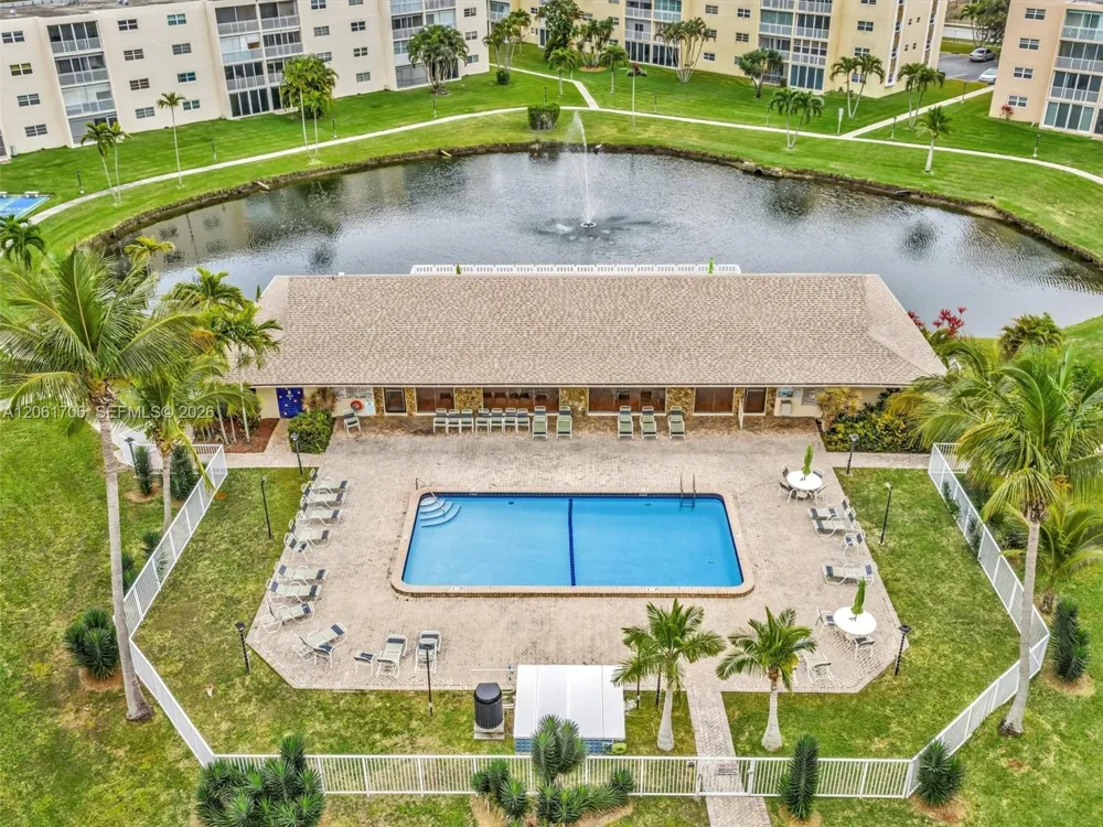 201 SE 11th Ter #303 Dania Beach, FL 33004