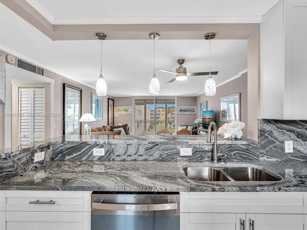 201 SE 11th Ter #303 Dania Beach, FL 33004