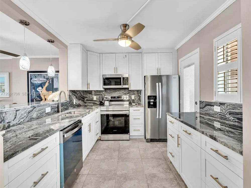 201 SE 11th Ter #303 Dania Beach, FL 33004