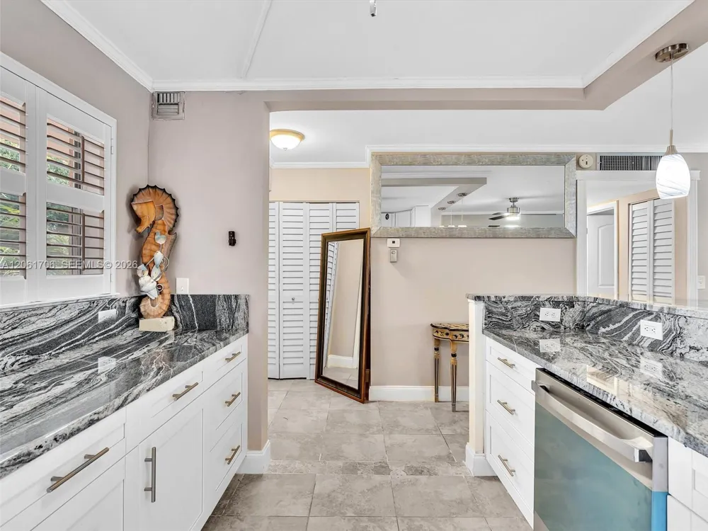 201 SE 11th Ter #303 Dania Beach, FL 33004