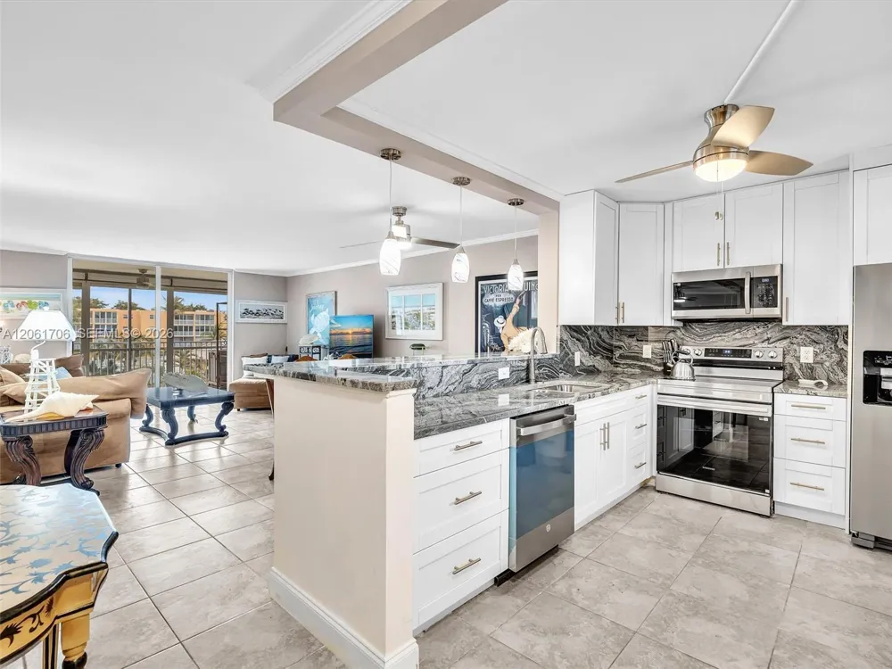 201 SE 11th Ter #303 Dania Beach, FL 33004