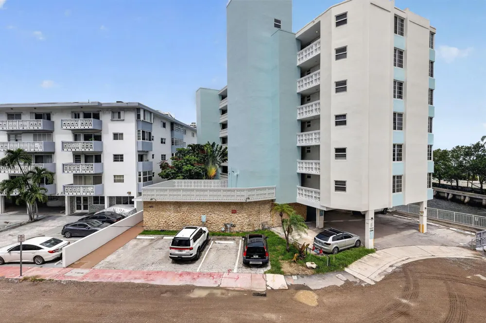 1670 Bay Road #3F Miami Beach, FL 33139