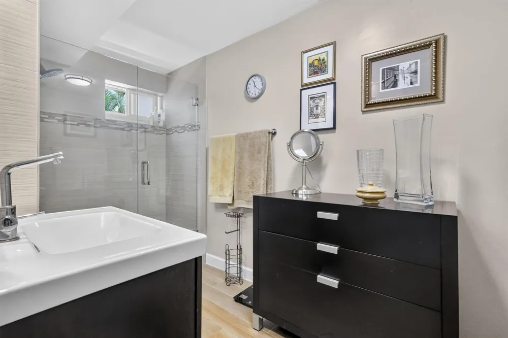 1670 Bay Road #3F Miami Beach, FL 33139