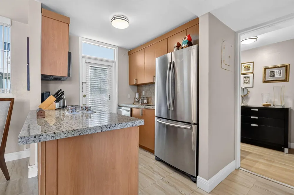 1670 Bay Road #3F Miami Beach, FL 33139