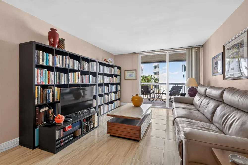 1670 Bay Road #3F Miami Beach, FL 33139
