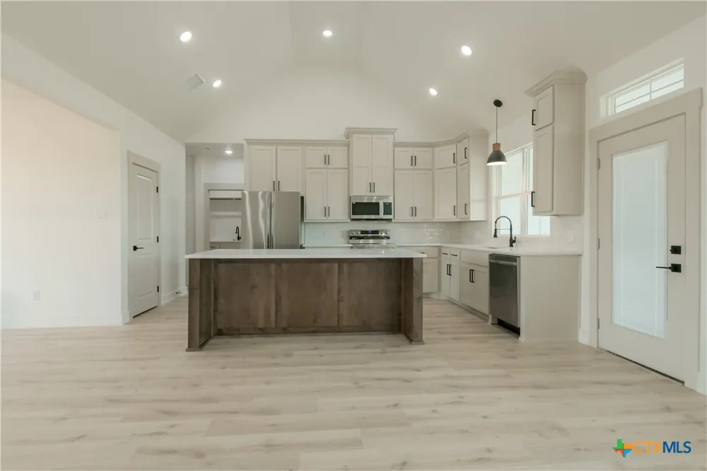 7901 pecan Road Troy, TX 76579