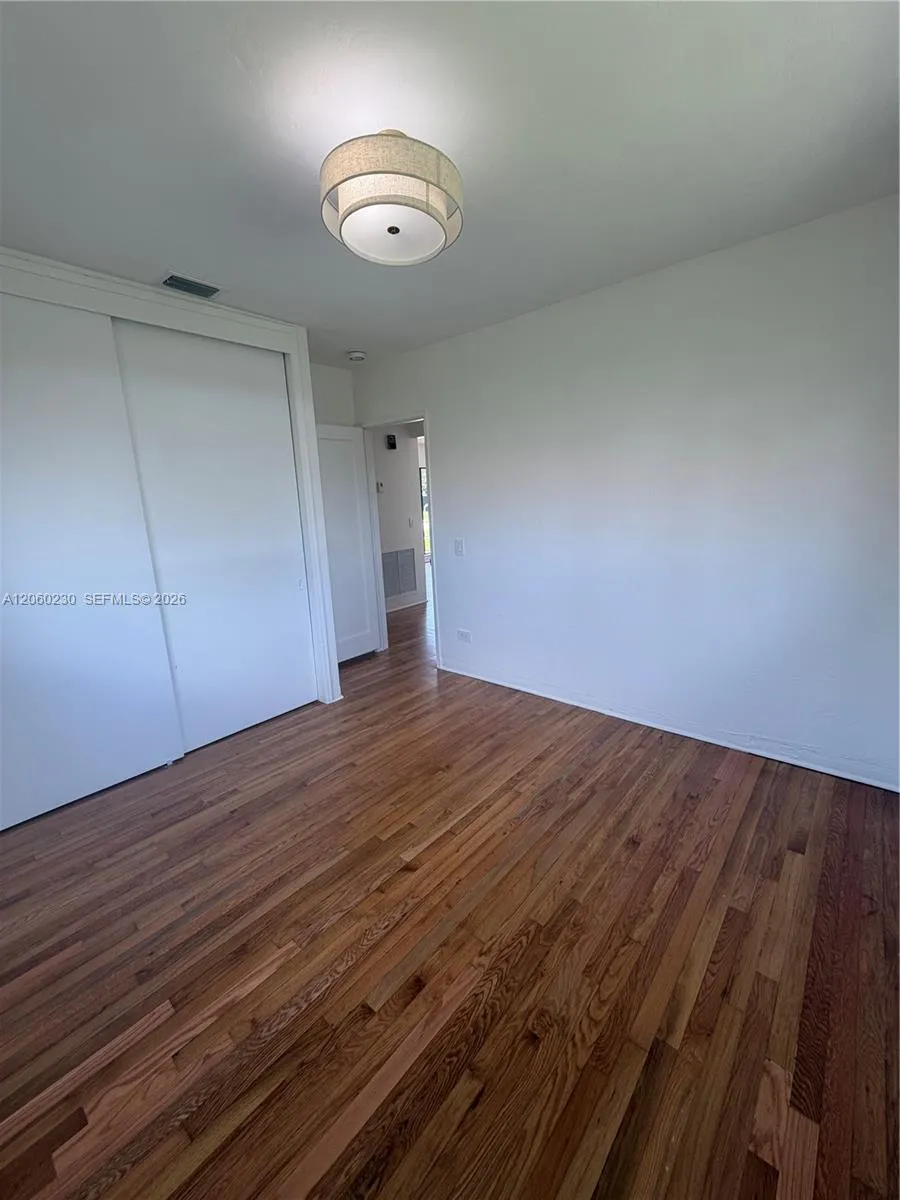 5171 SW 6th St Miami, FL 33134