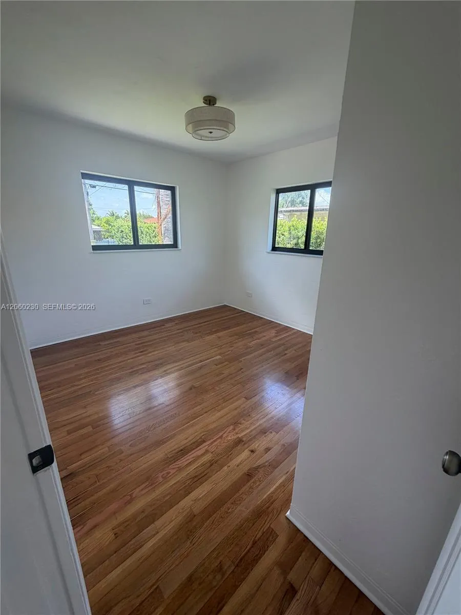 5171 SW 6th St Miami, FL 33134