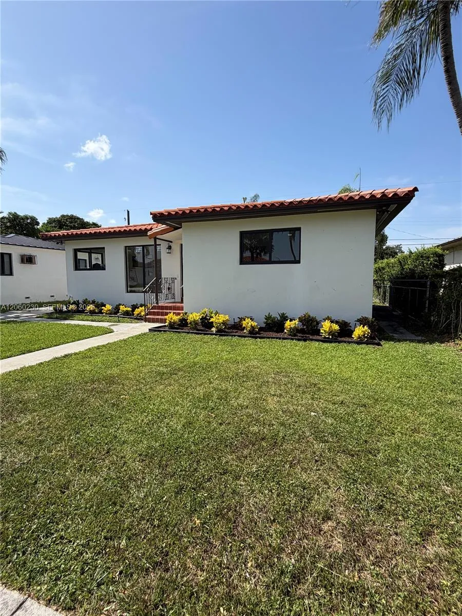 5171 SW 6th St Miami, FL 33134